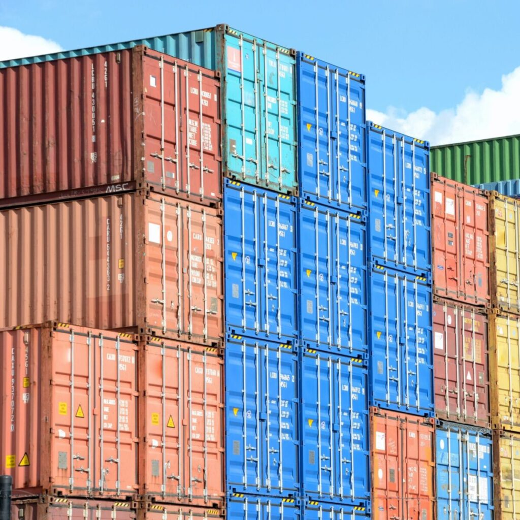 Containers_at_port